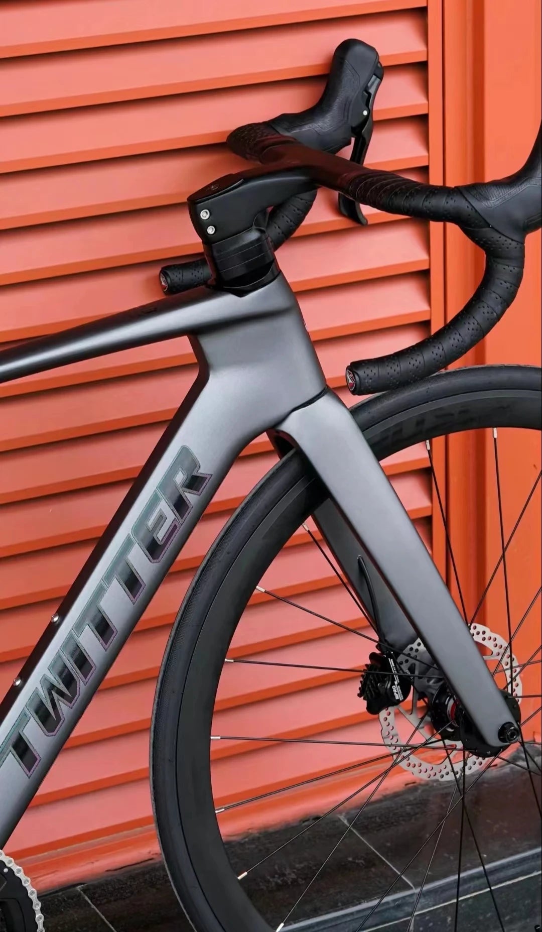 Twitter R10 2024 Upgrade 22speed Carbon Fiber Pure Hydraulic Disc Brake Bicycle Road Bike Front and Rear Thru-axles